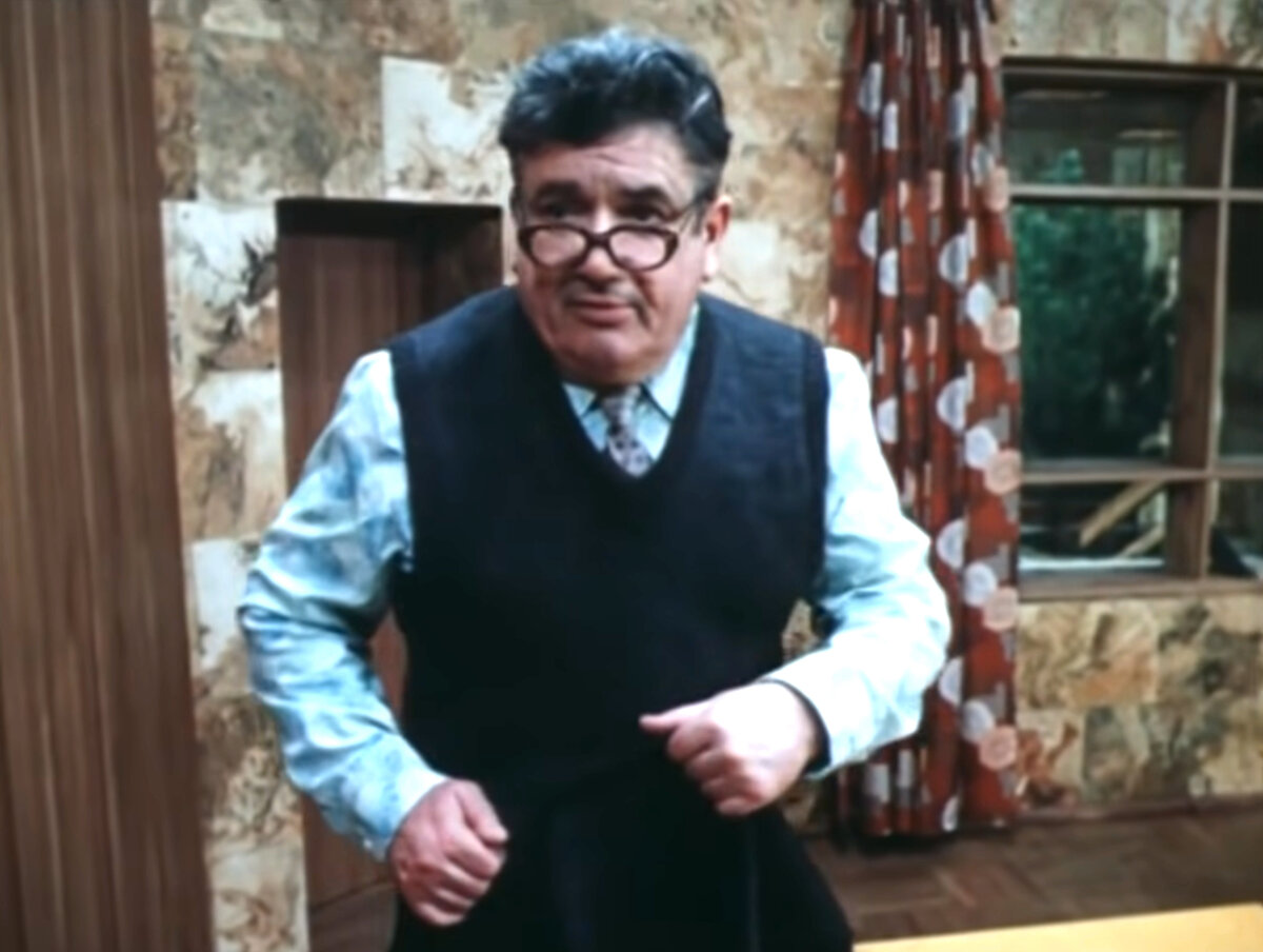 Кадр из кинофильма "Приключения Электроника", 1979 г., режиссер Константин Бромберг, сценарист Евгений Велтистов, композитор Евгений Крылатов (скриншот)