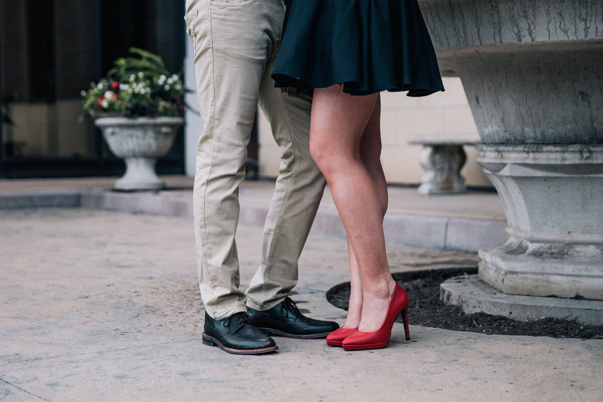 Источник фото: https://picography.co/romantic-couple-street/