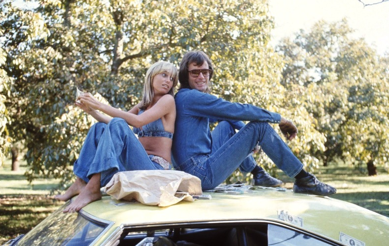 Кадр из фильма "Грязная Мэри, сумасшедший Ларри"(1974).