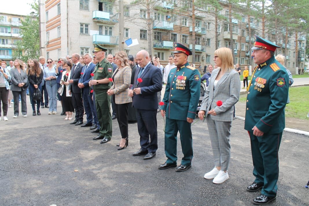 5 августа председатель ХКОД «Комитет солдатских матерей» принял участие на открытии аллеи Памяти погибших Героев России, участников СВО территории военного гарнизона в селе Князе-Волконском...-3