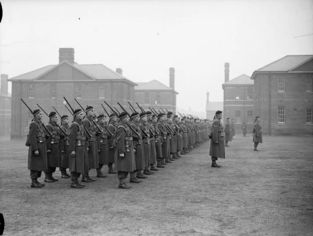 1939 год англия. Канадские солдаты второй мировой войны. Армия Канады во второй мировой. Армия Канады первой мировой. Канадская армия во второй мировой.