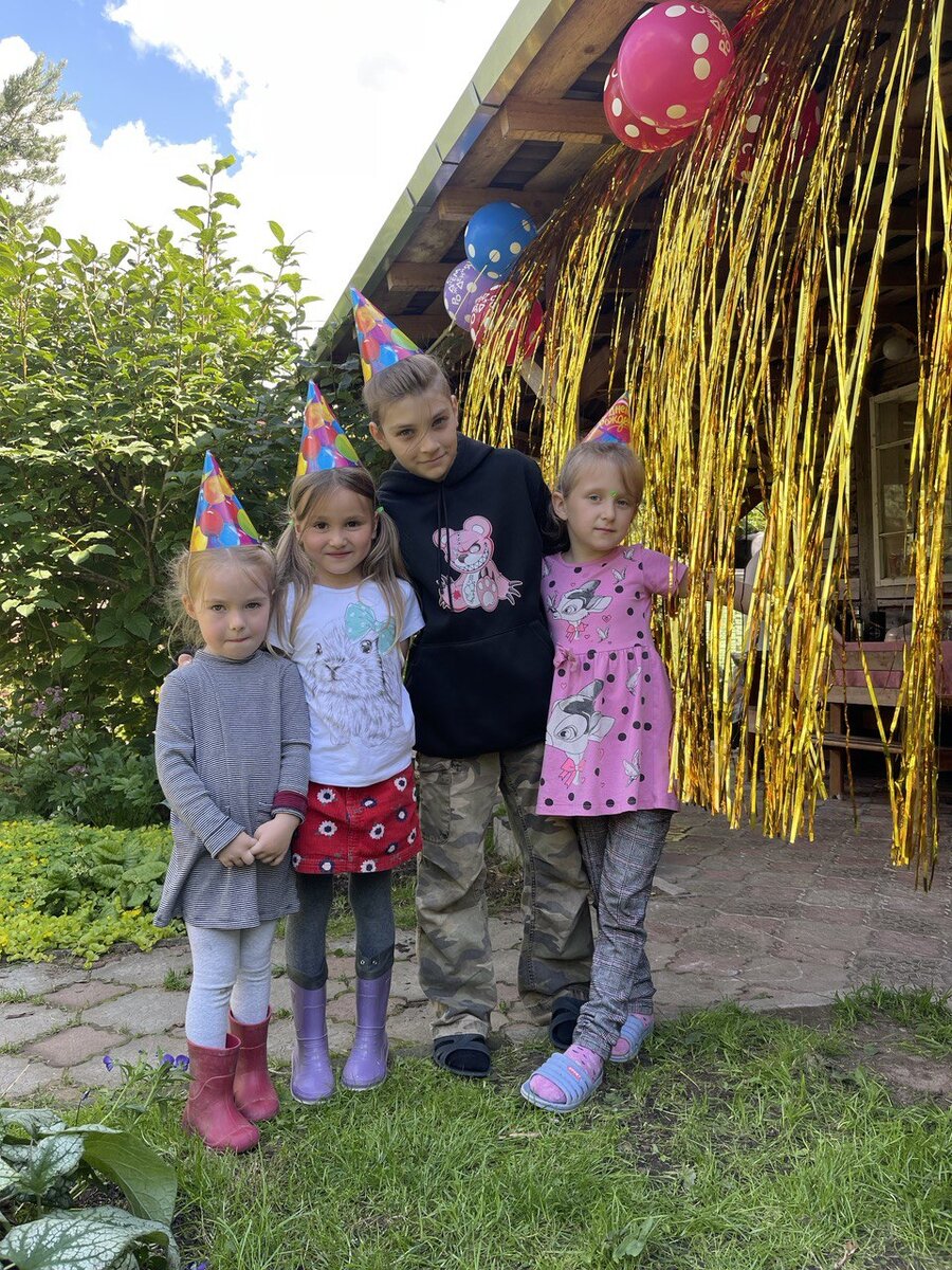 Фотозона что надо! Шторка из мишуры за 200р. с озона
