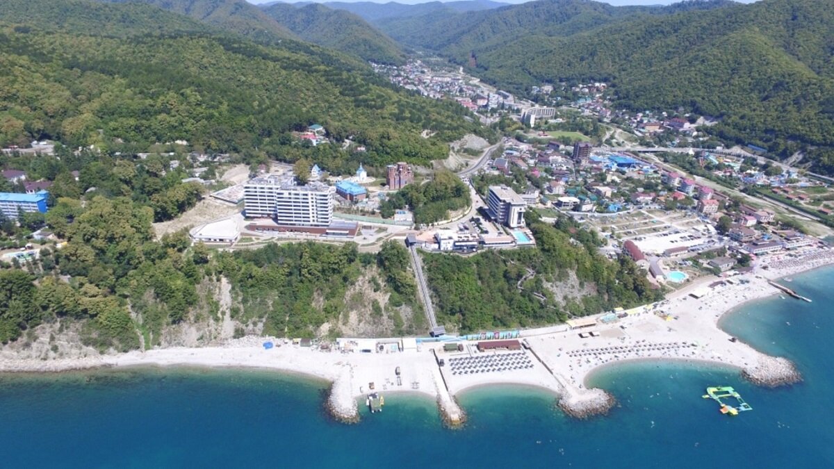 Вид на посёлок Небуг