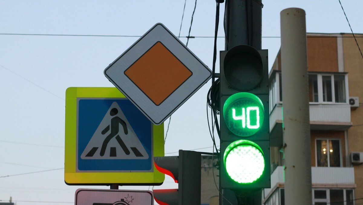     Во время утреннего рейса автобус «Башавтотранса» сбил 63-летнего пешехода. Произошедшее попало на камеру «Уфанета».