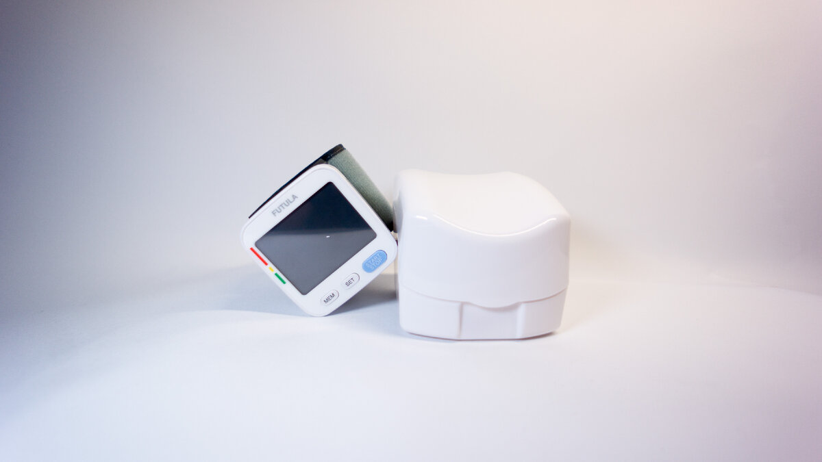 Тонометр на запястье Futula BPM12