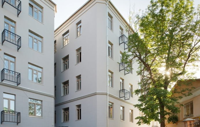 Тот же самый дом.