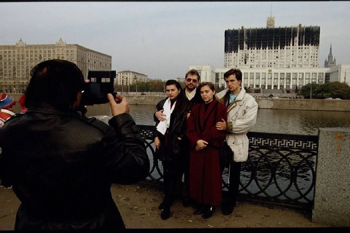 кризис 1994 года в россии. чёрный вторник 1994. фотографии 1994 года. 1967. московский комсомолец заголовки.