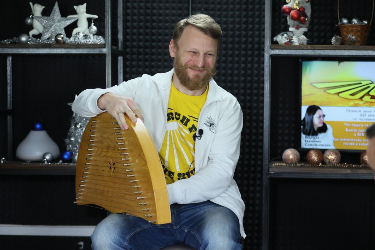 Гусли создают из разных пород дерева, они бывают разнообразной формы. Фото Олега Каргаполова (Вечерний Челябинск)