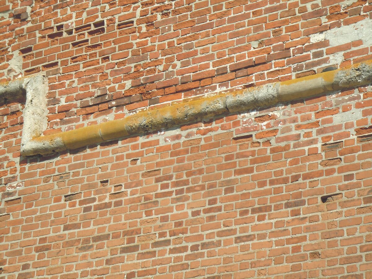 Ну вот, оползень около Северной башни, т. е. рядом с фуникулёром. Фото из репортажа с сайта NN.-21