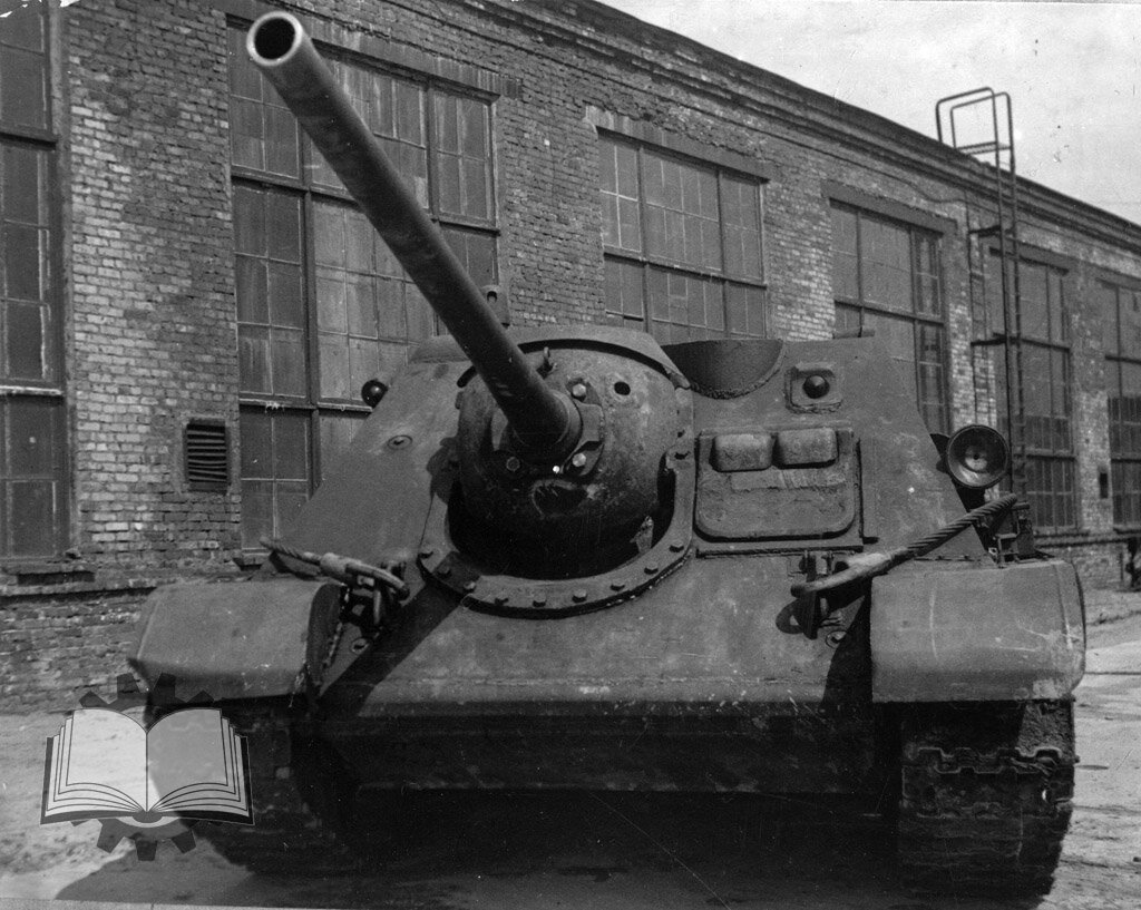 Опытный образец СУ-85-II, июль 1943 года.