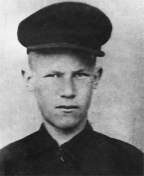 Одна из немногих сохранившихся фотографий героя