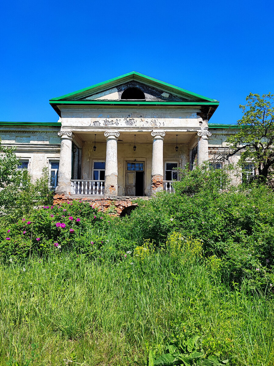 Фасад усадьбы