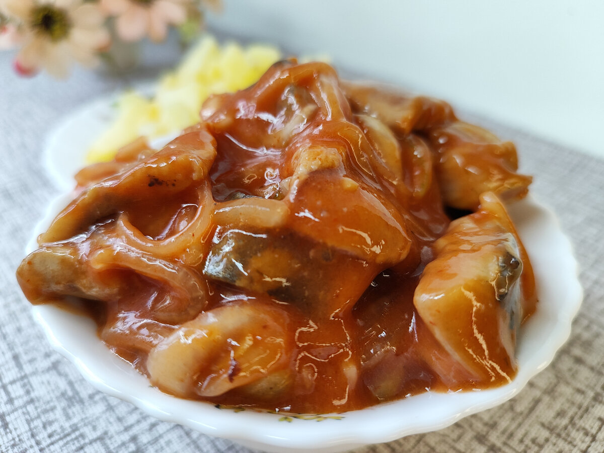 Селедка маринованная в кетчупе 