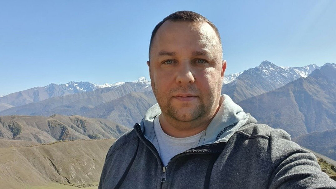     Полковник полиции в отставке, экс-глава центра «Э» Алексей Трифонов прокомментировал NewsNN инцидент с избиением подростков, предположительно, лицами неславянской внешности, на Большой Покровской в Нижнем Новгороде. По его мнению, злоумышленников нужно посадить на максимальные сроки.