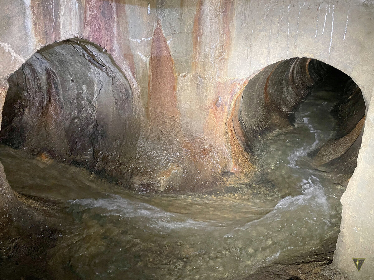 После Чуры мы ощутили, что есть ещё порох в пороховницах и ягоды в ягодицах. И отчего бы не посетить коллектор некоего ручья или скромной речки?-8