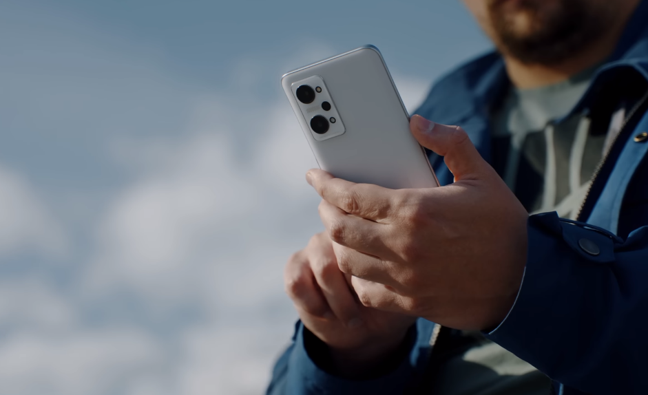 Realme Gt Neo 3T desing back view image