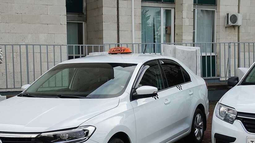     В областной столице в День знаний такси продолжает работу в прежнем режиме. Об этом «Нашему городу» сообщили водители работающие с агрегаторами.