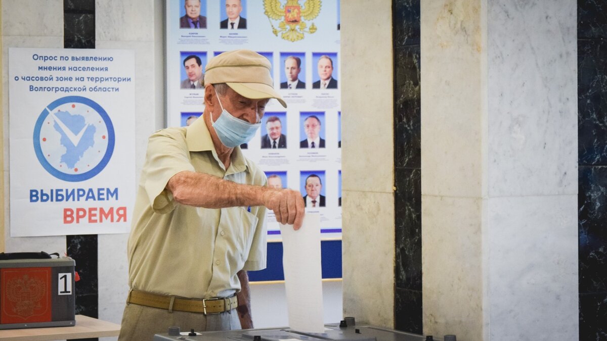     В редакцию RostovGazeta обратилась помощник депутата, юрист Ирина Якымив. Она рассказала, что донские коммунисты, дескать, получили флешку с записью о том, как человек, похожий на председателя ТИК Ворошиловского района Виктора Колупаева, проводил агитационную встречу с кандидатом в депутаты.