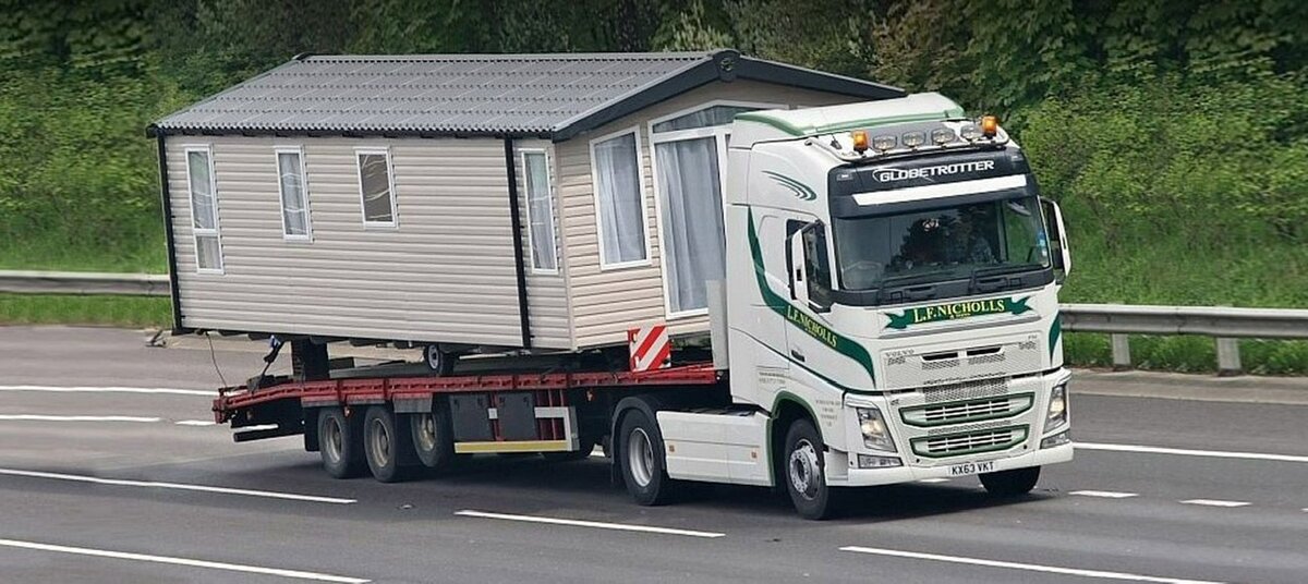 Дом перевозят в другое место. Фотография из открытого источника. 