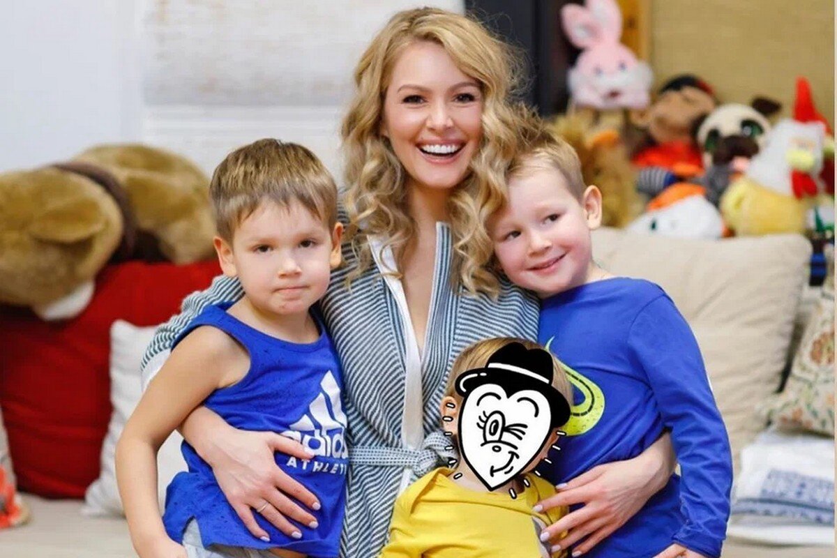 Мария Кожевникова с сыновьями, соцсети