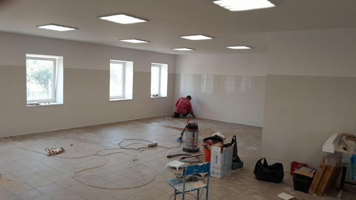  Рязанские специалисты завершают ремонт в Сокологорненской школе - Таврия ТВ - Херсон