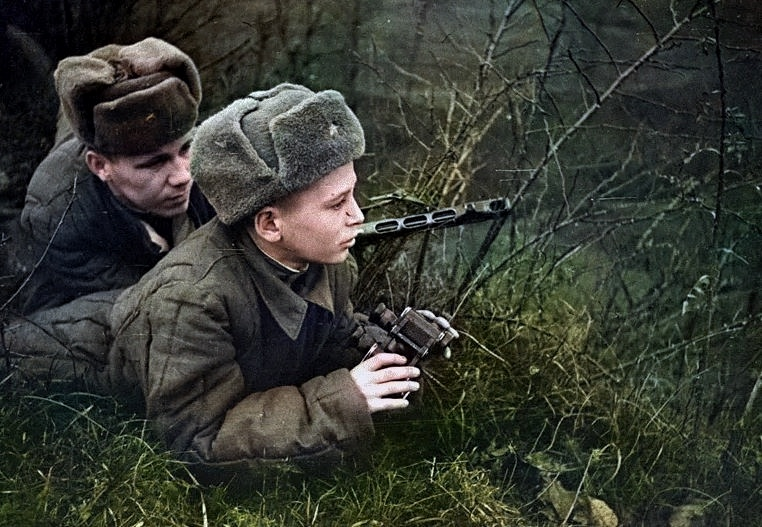 Партизан-разведчик петр гурко. Солдат ркка с ргд 33. Юные партизаны 1942. Дети партизаны великой отечественной. Война 1941-1945 дети партизаны.