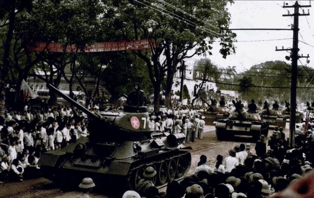Т-34-85 на параде в Ханое, 1972 год. Некоторое количество Т-34-85 всё еще остается на вооружении вьетнамской армии и сейчас.