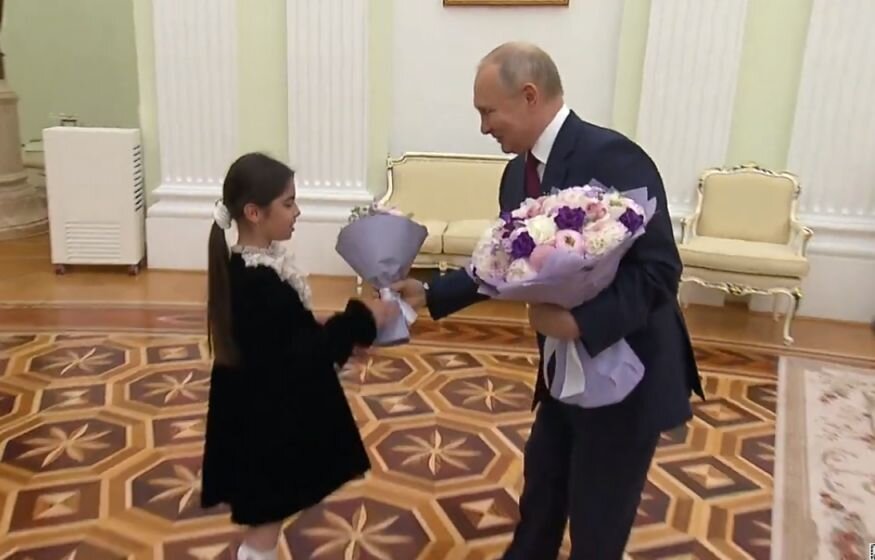    Путин: «Ты получила сейчас для Дагестана 5 млрд рублей»