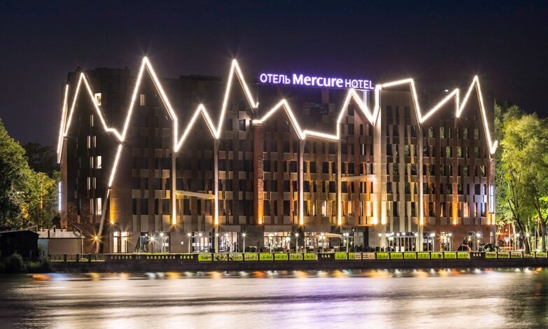 Вид в вечернее время. Ночная иллюминация