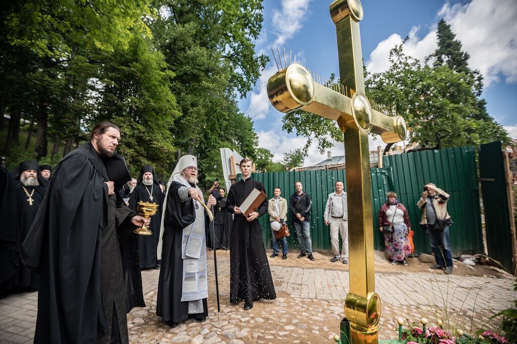 Храм в крестах Псков