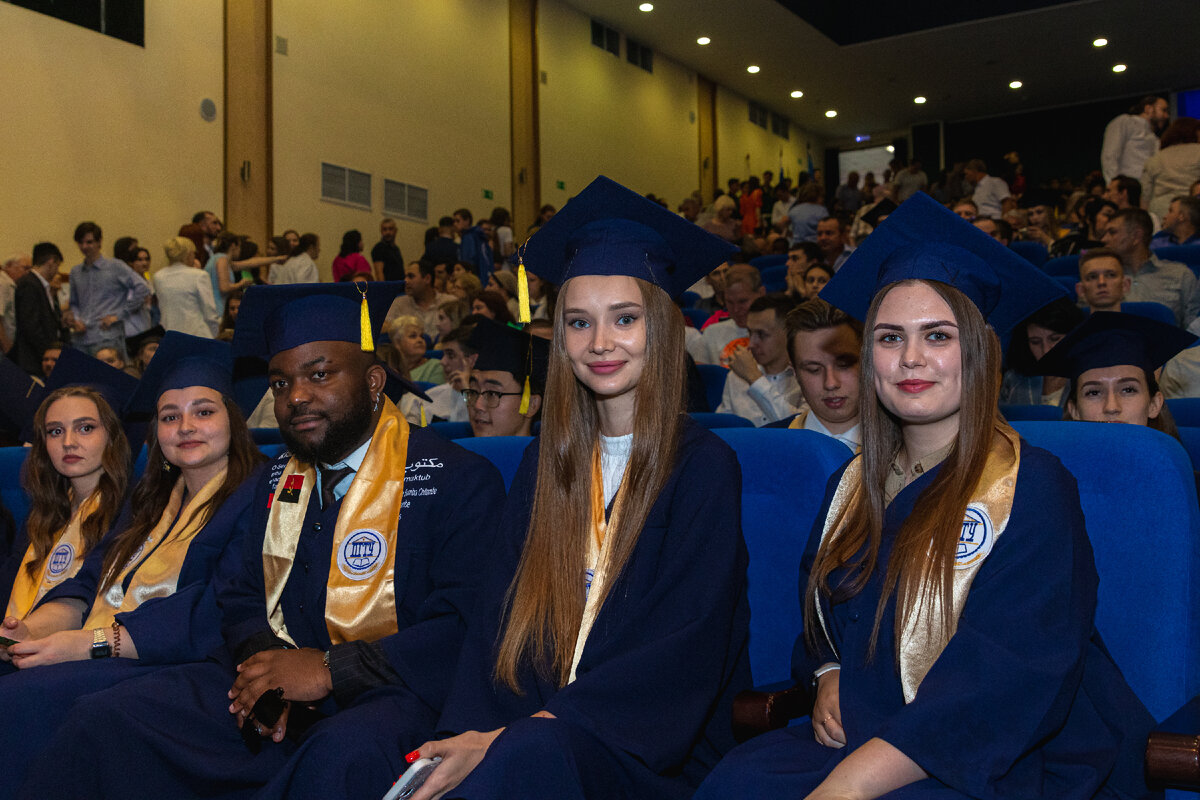 Lk donstu. Выпускной ДГТУ. ЮУРГУ магистратура. Магистр ЮУРГУ. Выпускники.