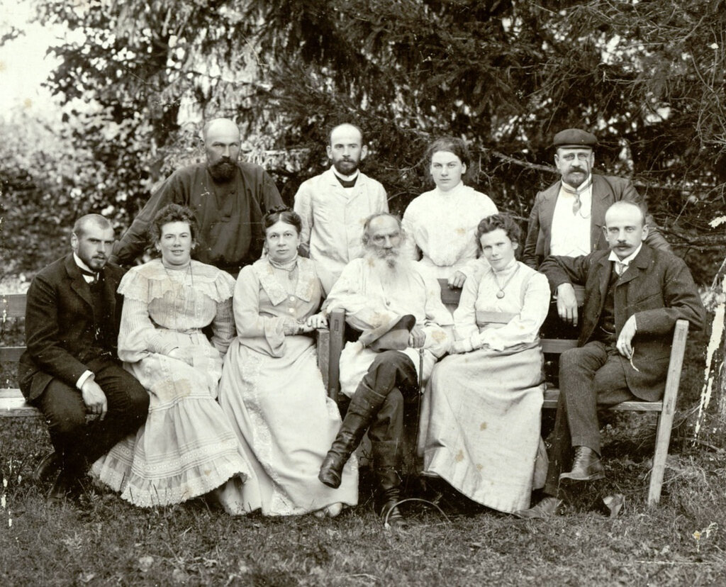 File:Family of L. Tolstoy.jpg - Wikipedia