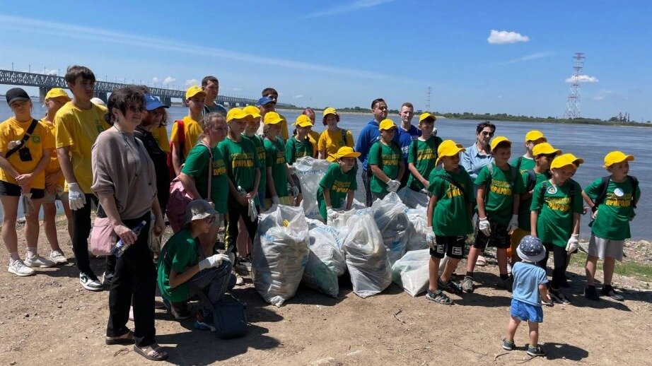     Наградой для активистов стала экскурсия по музею Амурского моста.