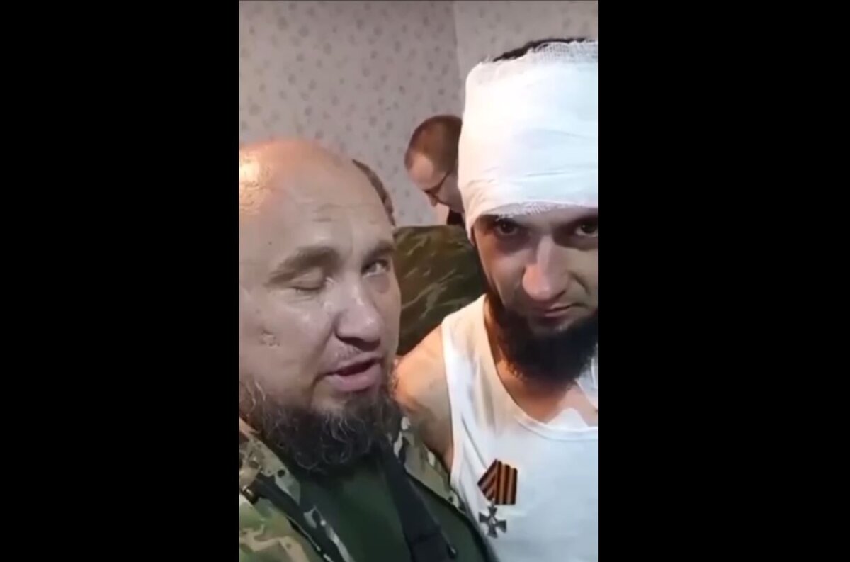    Военный из Дагестана Руслан Халидов (справа) Кадр из видео