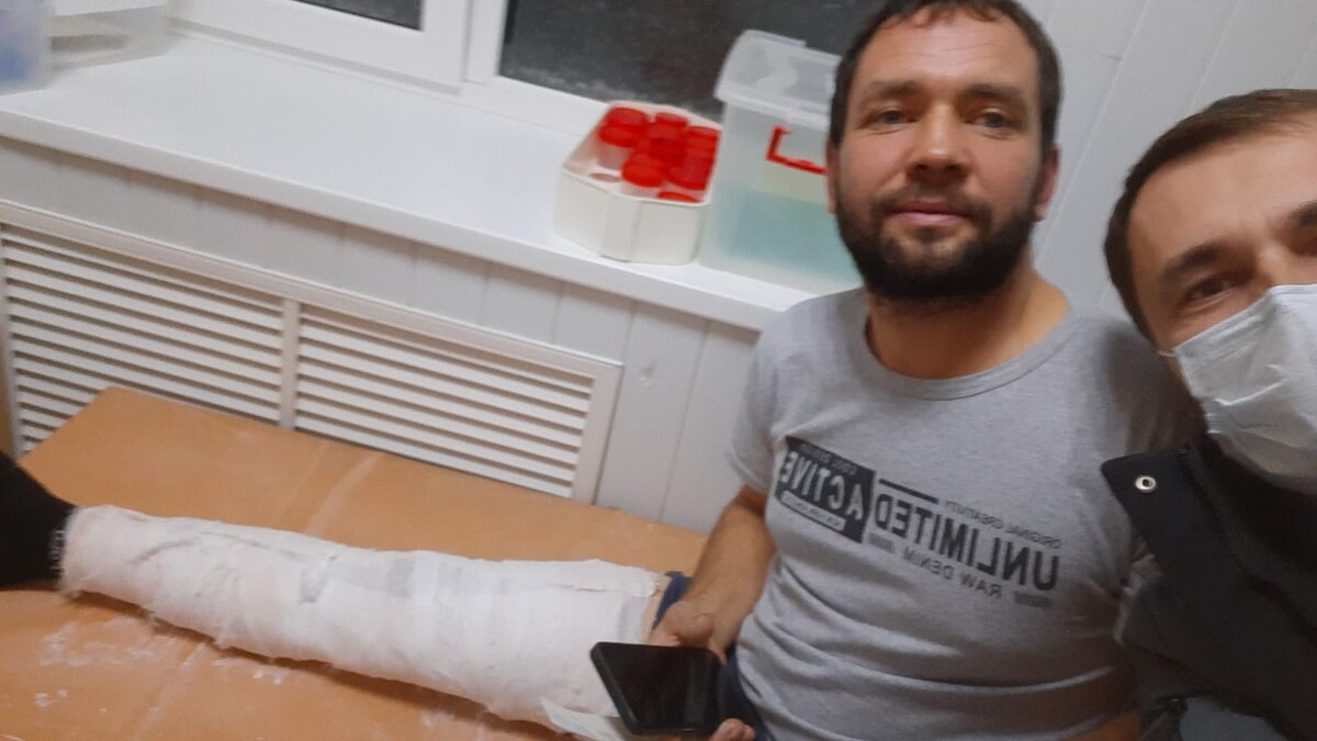 Товарищь настоял и отвёз меня в травму.