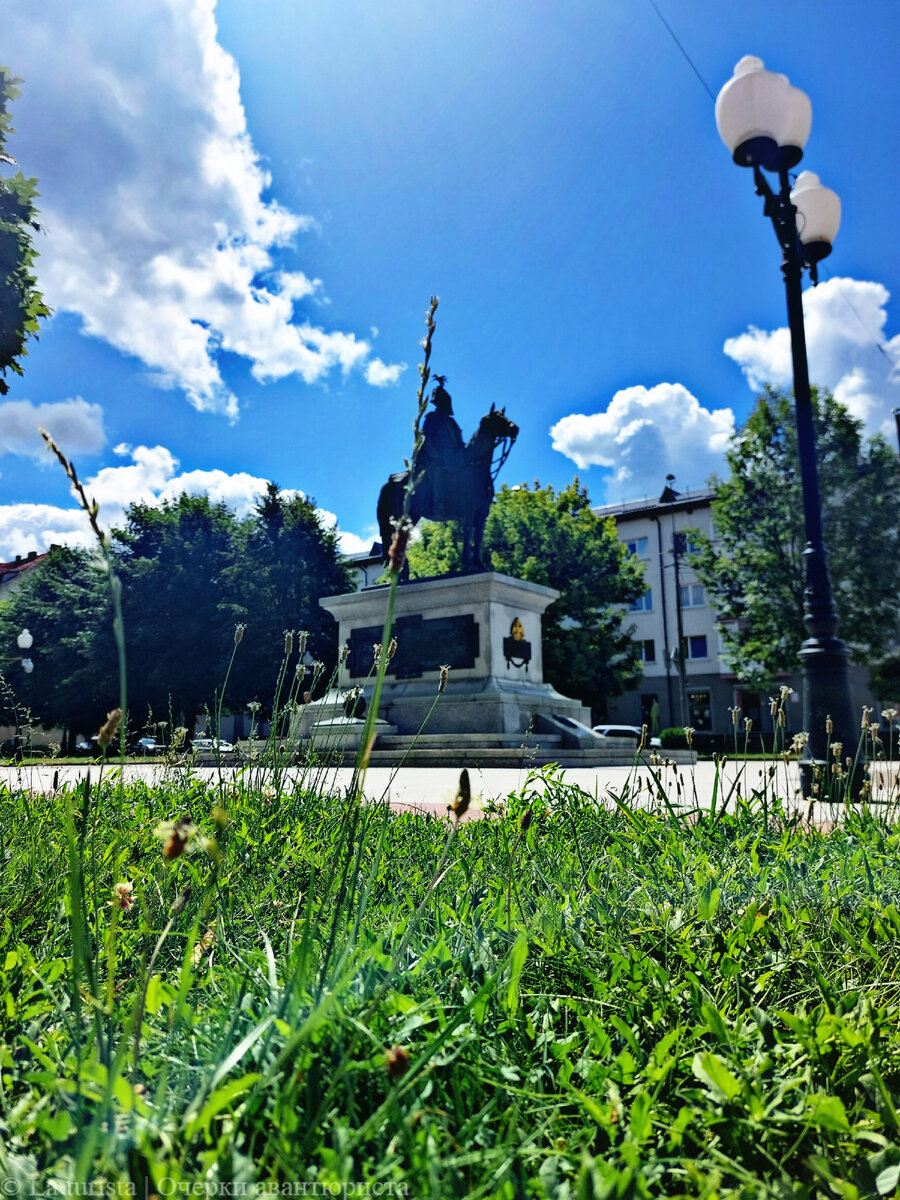 Конная статуя Барклая де Толли