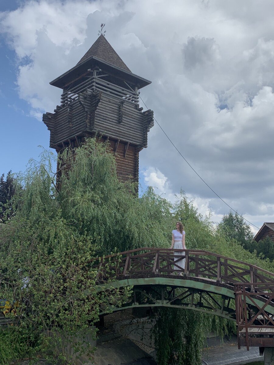 На территории зоопарка много интересных архитектурных форм