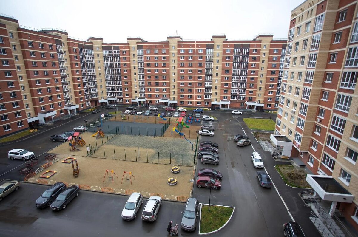    Жителей Сургута просят высказаться об идее появления городе платных парковок