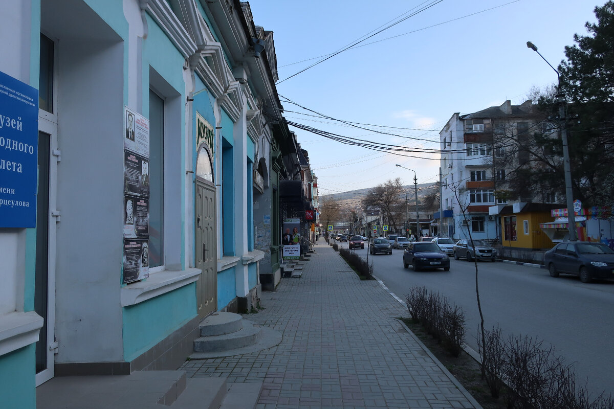 обычные улицы приморского города