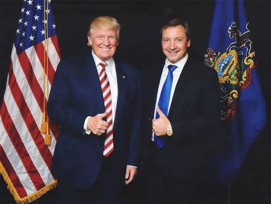 Даже Трамп одобряет деятельность Василенко (не сообщается, правда, вложил ли он сам что-то под 25% годовых, или нет)