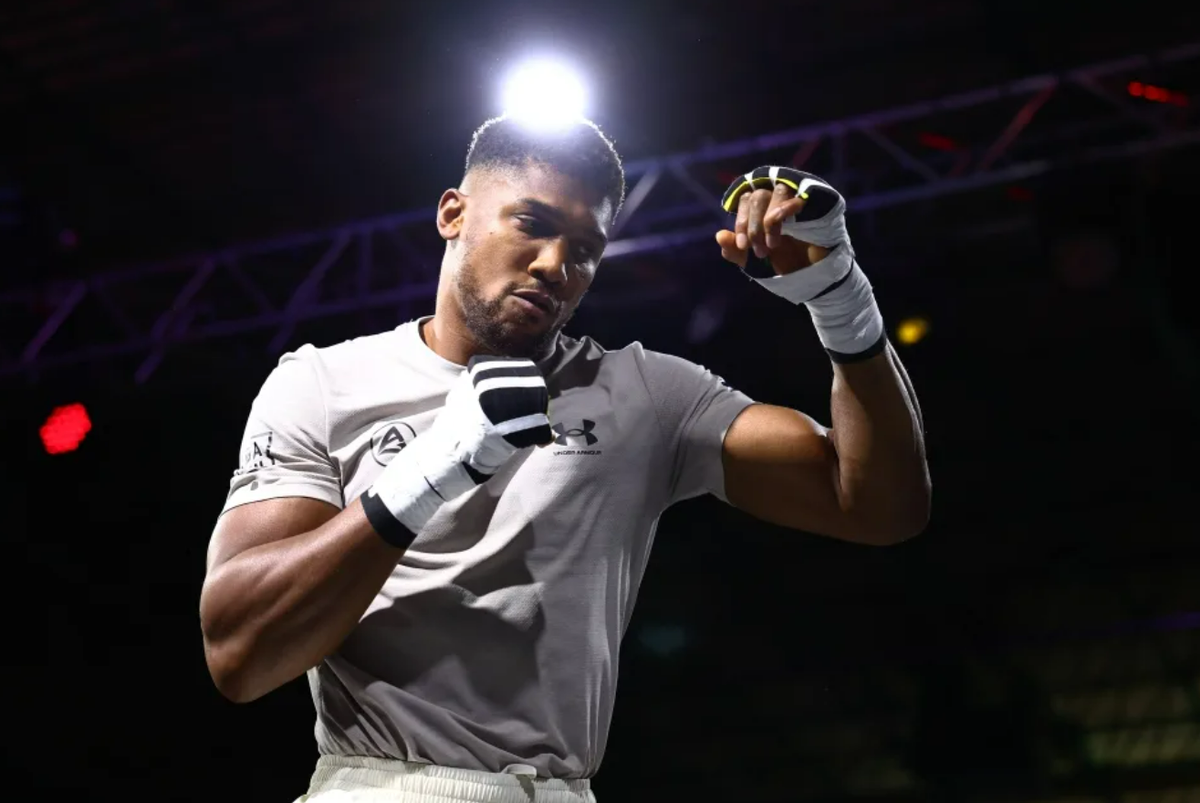 Британский экс-чемпион мира в супертяжелом весе по версиям (WBA, WBO и IBF) - Энтони Джошуа