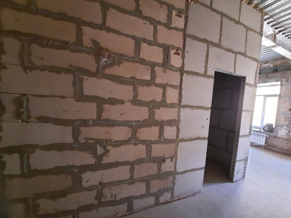 Листайте галерею →