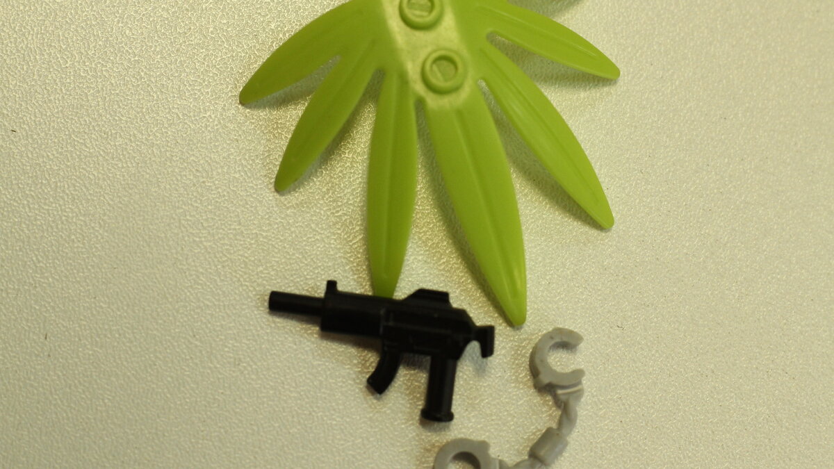     Нарколаборатория была оборудована специальным освещением и вентиляцией.