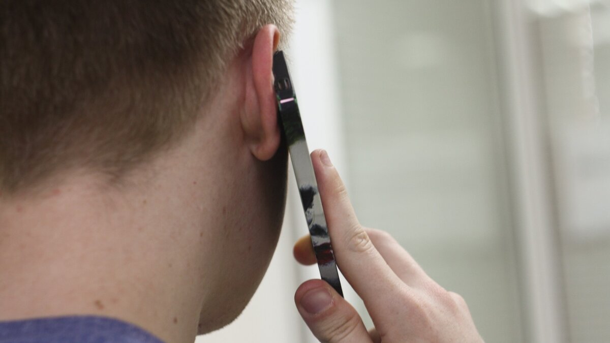     Стало известно, стоит ли вопрос о запрете техники Apple для рядовых граждан РФ, об этом написал в своем личном Telegram-канале один из депутатов Госдумы.