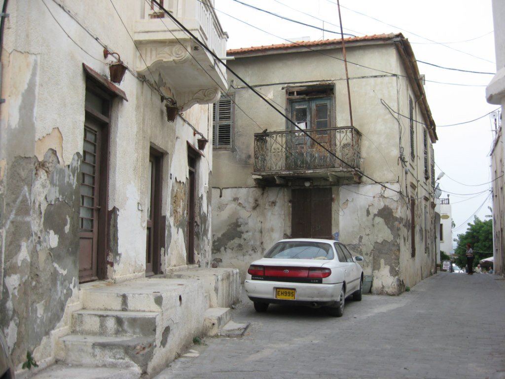  Нуждающимися в жилье могут признать тех, кто проживает в доме, признанном аварийным. Фото: Мир Квартир