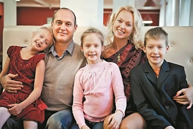 Группа добро биография родители фото родителей Стали успешными несмотря ни на что!: Актёры отмечающие 55 лет Аполлинария Кирилл