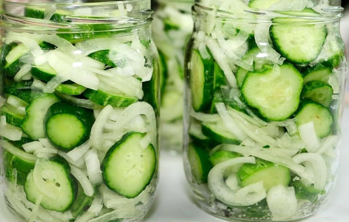 Салат из огурцов с луком