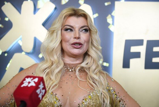    Певица Лада Дэнс на V Международном музыкальном фестивале «Жара»