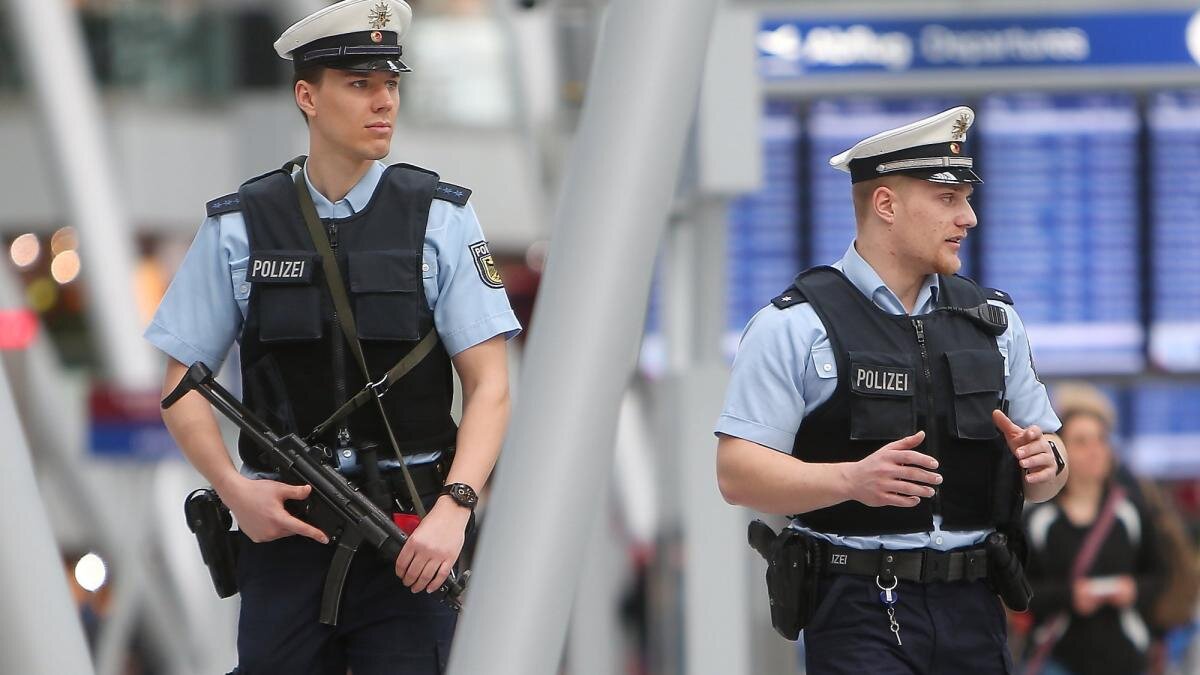 Полиция в Германии - строгая, но справедливая