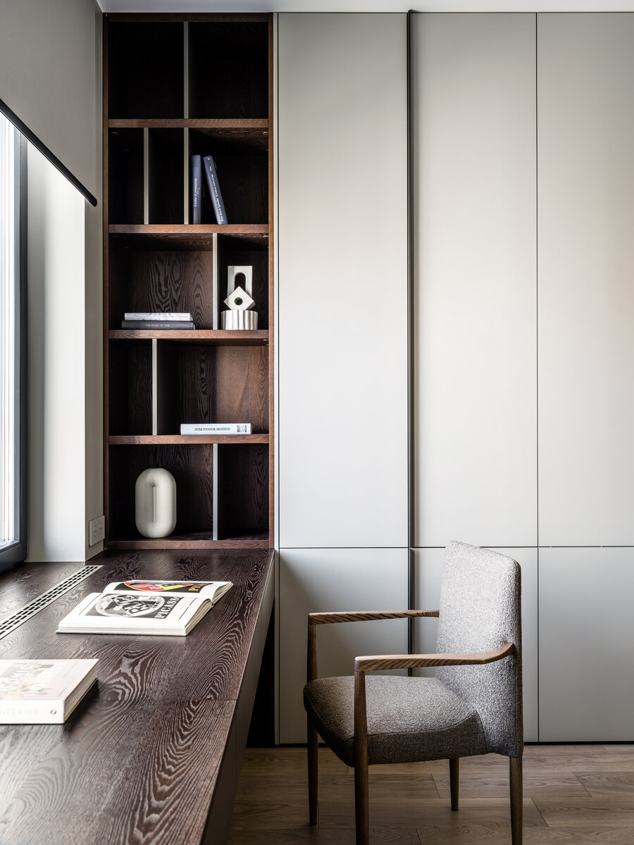 Рабочее место у окна